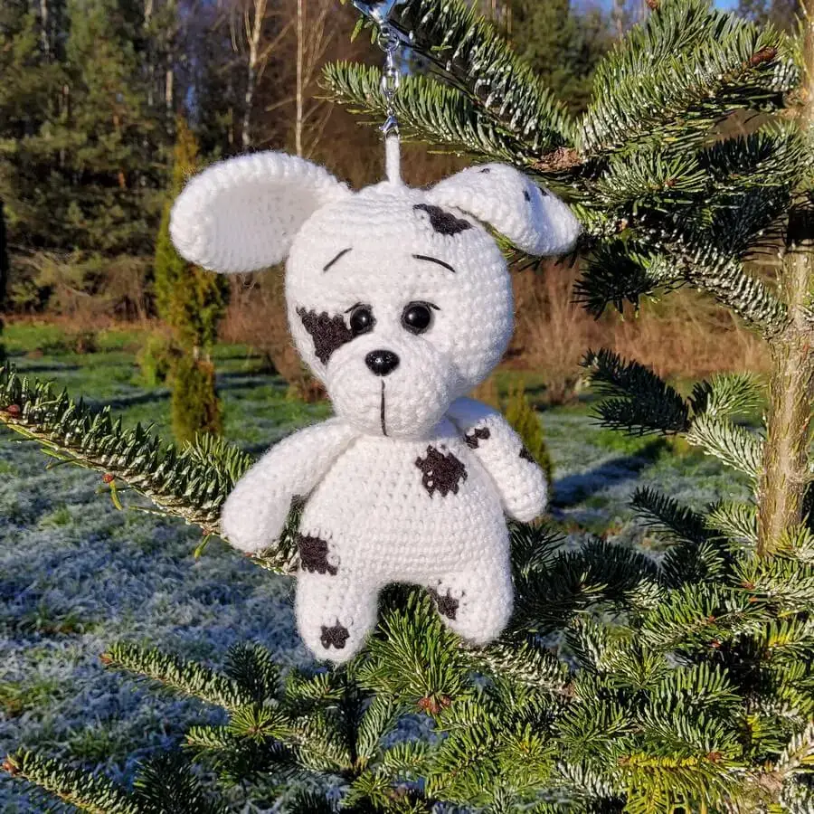 Heegeldatud mänguasi või kotikaunistus koer TÄPIK